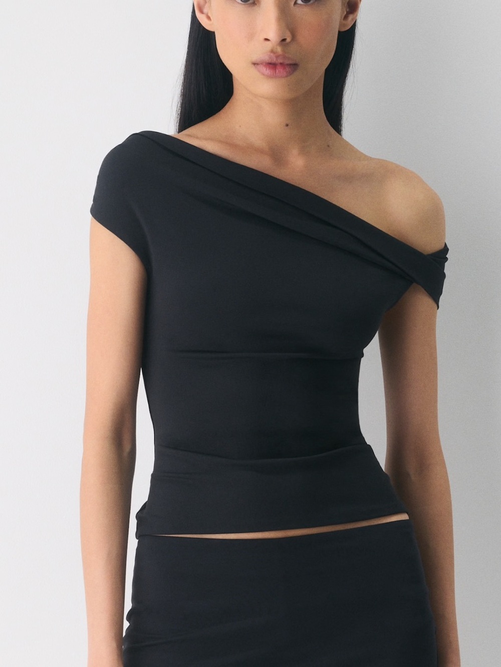 Aritzia Black Off-Shoulder Short Sleeve Top